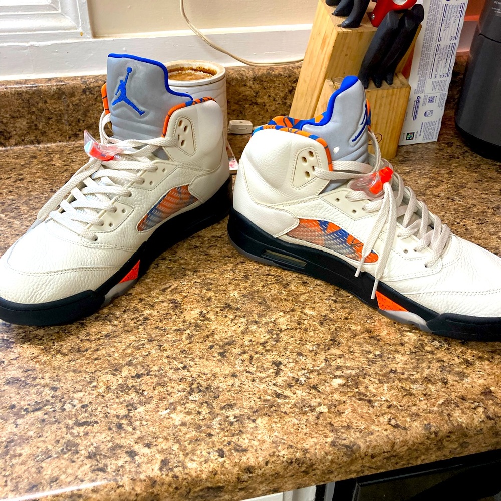 Retro Jordan 5 “International Flight”